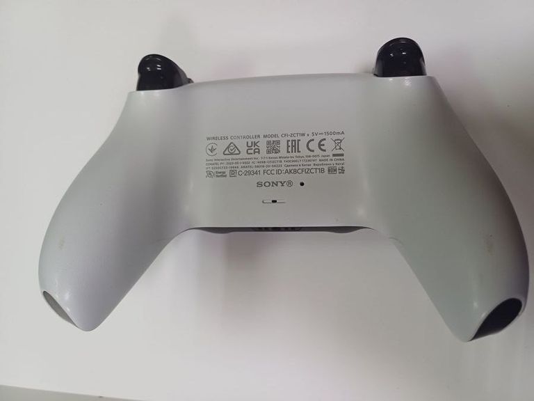 Дешиво Sony dualsense с ломбарда