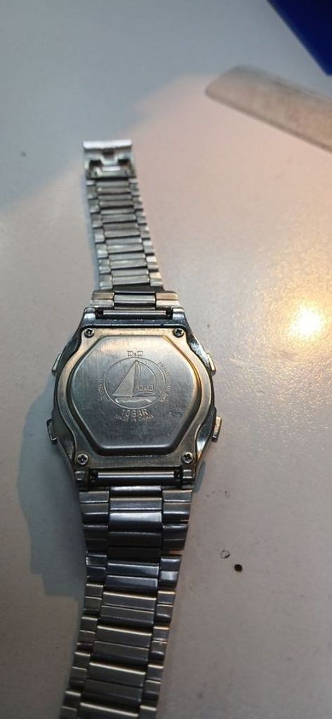 Дешиво Q&Q без моделі с ломбарда