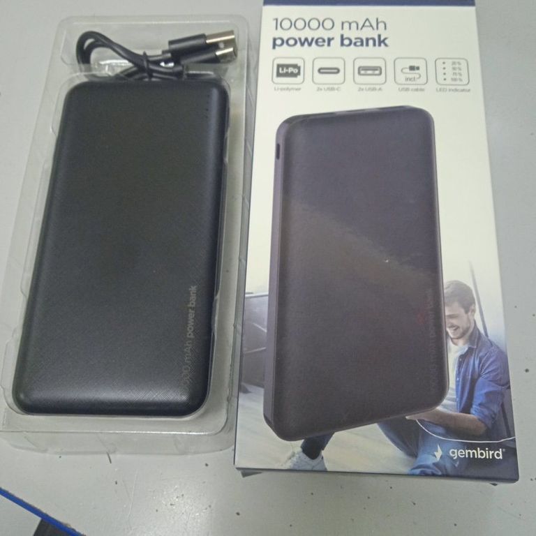 Купити Gembird PB09-TQC3-01 9000mAh Black Б/У
