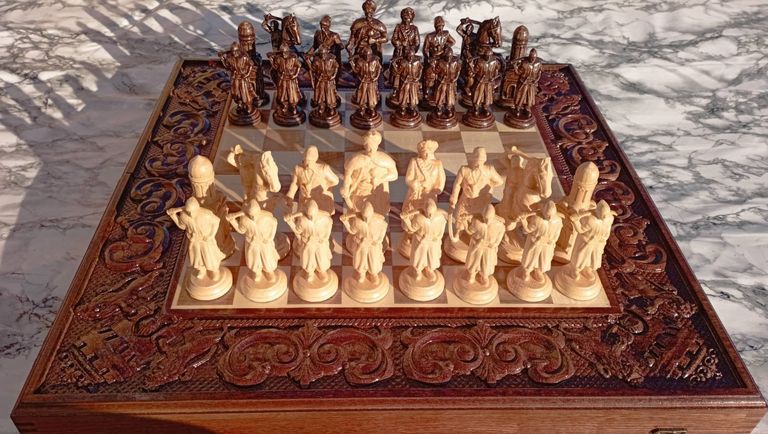 Купити Козаки монарх 55х55см Б/У