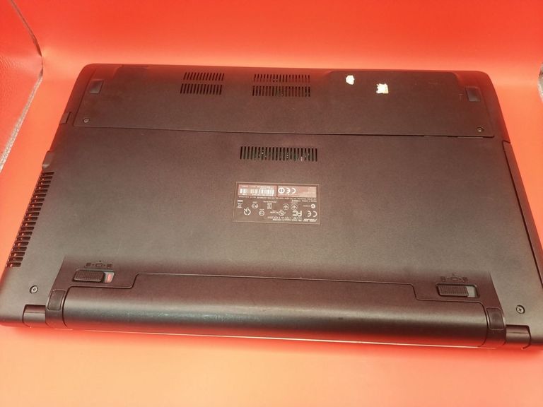 Дешиво Asus 15/celeron 1007u ddr3/4gb ddr3/hdd 500 gb/ssd *відсутній/*інтегрована с ломбарда