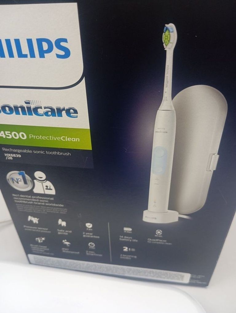 Дешево Philips Sonicare ProtectiveClean 4500 HX6830/35 з ломбарду