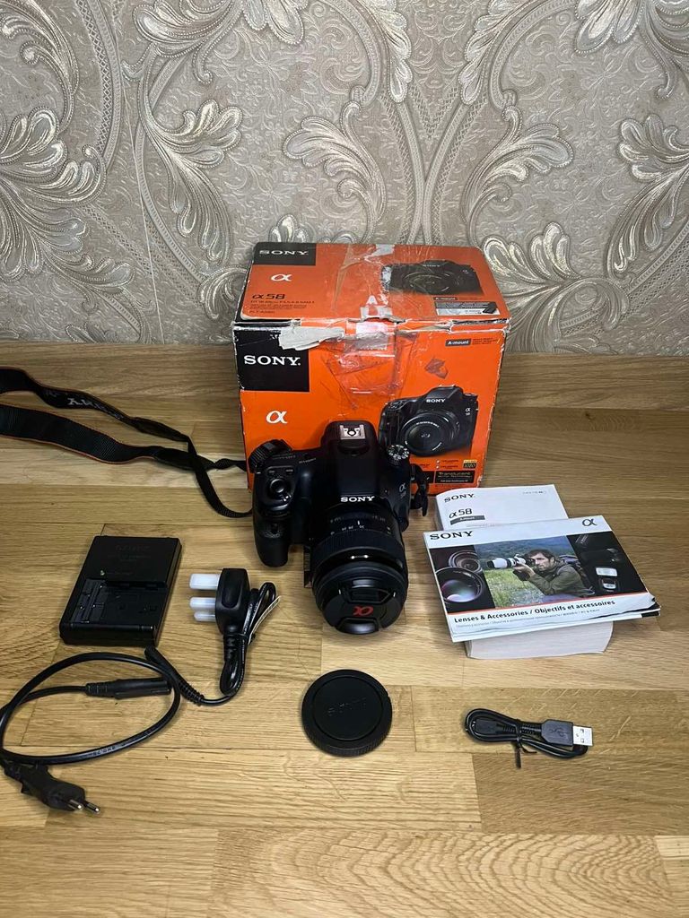 Оголошення Sony alpha slt-a58 + sony sal1855 dt 3.5-5.6/18-55 sam Б/У