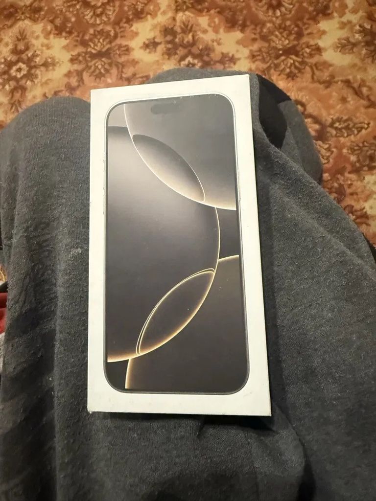 Купити Apple iPhone 16 Pro Max 256GB Natural Titanium (MYWY3) Б/У