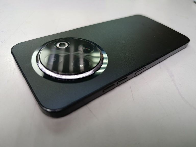 Дешево Tecno spark 30c kl5n 4/128gb з ломбарду