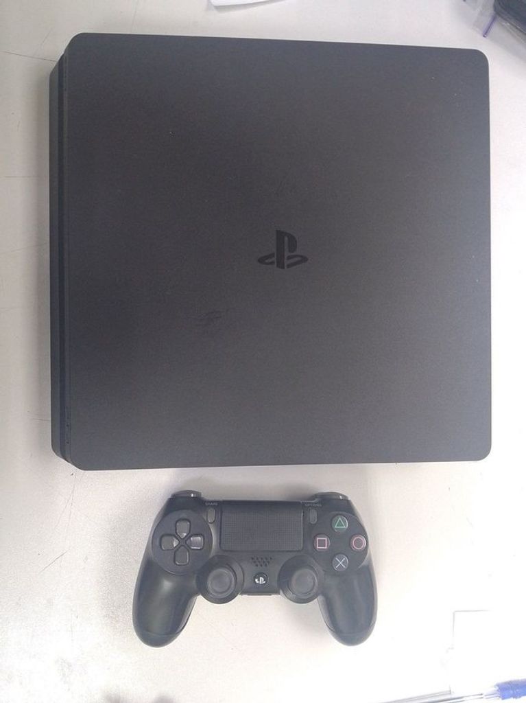 Купити  Sony PlayStation 4 Slim 1TB Black Б/У