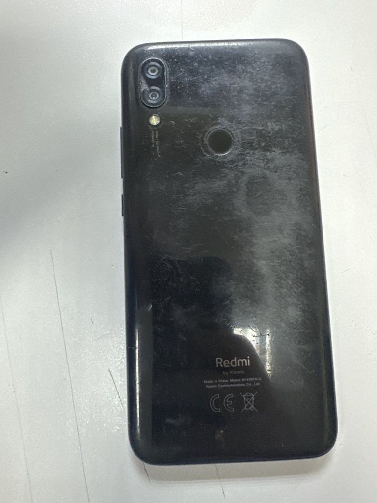 Дешиво Xiaomi Redmi 7 3/32GB Black с ломбарда