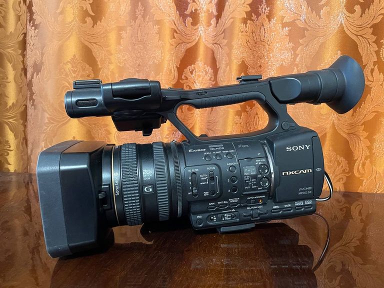Дешиво Sony HXR-NX5R NXCAM с ломбарда