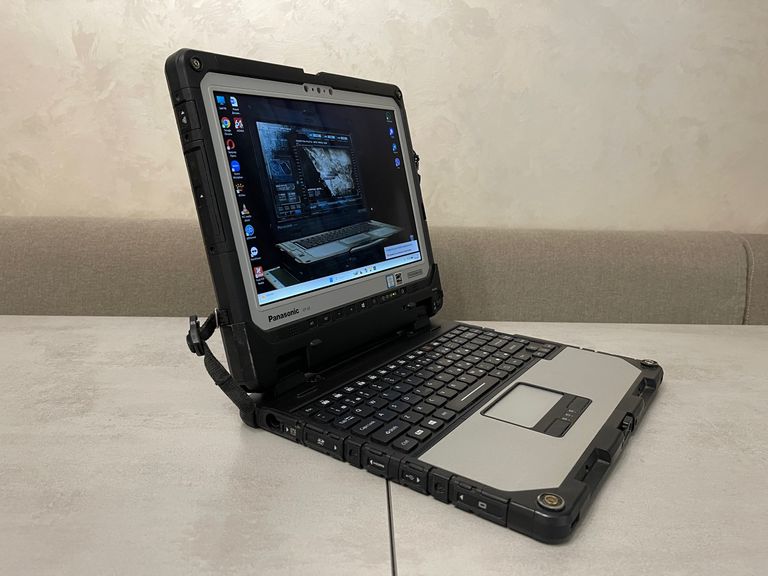 Дешиво Захищений ноутбук-планшет Panasonic Toughbook CF-33, 12", i7-7600U, 16GB, 256GB, 4G LTE с ломбарда