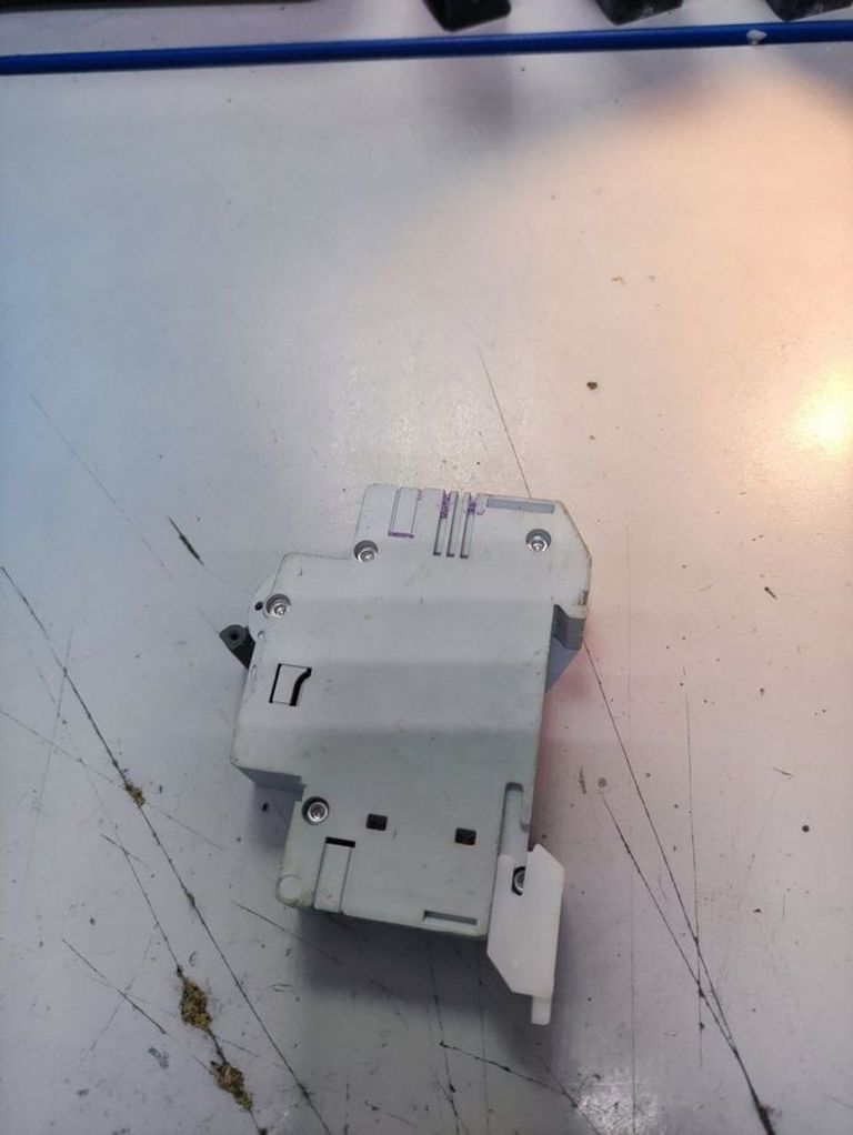 Купить Eti ETIMAT 10 1p C 50А 6 kA (2131721) Б/У