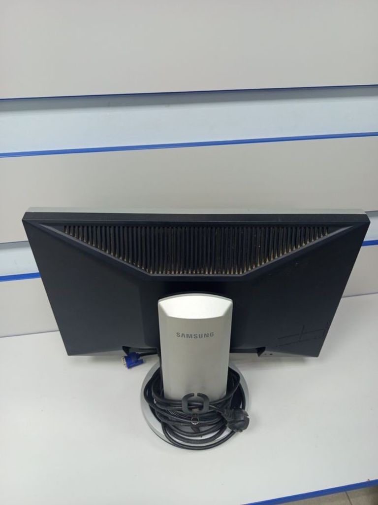 Оголошення Samsung 205bw Б/У