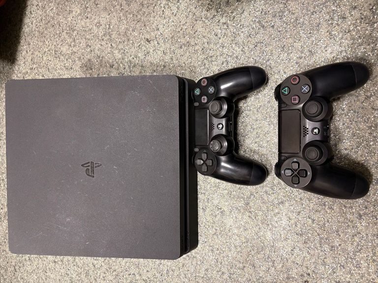 Купить Sony playstation 4 slim 500gb Б/У