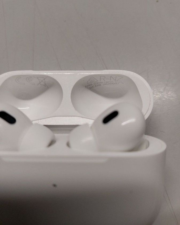 Дешиво Apple airpods pro 2nd generation with magsafe charging case usb-c с ломбарда
