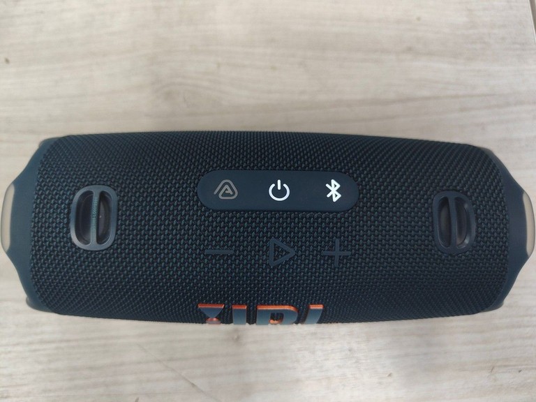 Купить JBL Charge 6 Black Б/У