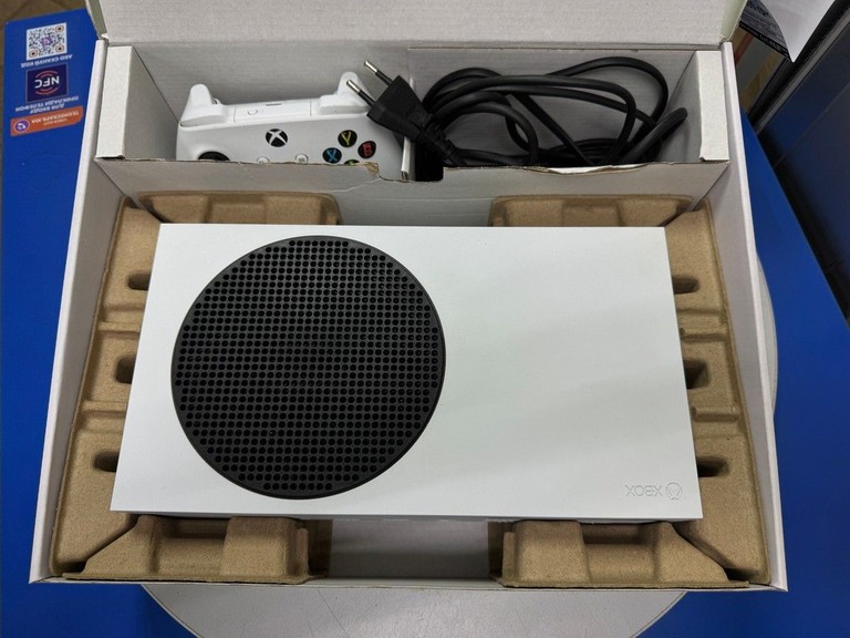 Купить Microsoft xbox series s 512gb Б/У