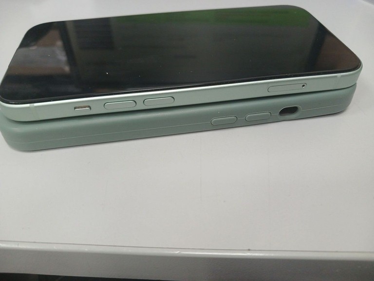 Apple iPhone 15 128GB Green Код:01-200931014. Зображення 5