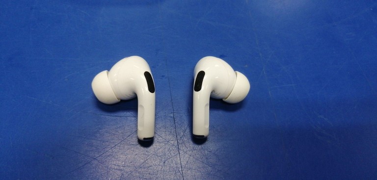 Apple airpods pro 2nd generation with magsafe charging case usb-c Код:01-200939235. Изображение 8