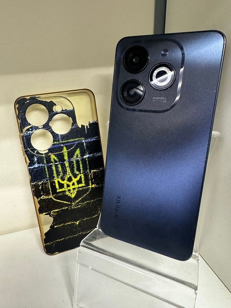 Купить Infinix smart 8 plus 4/128gb Б/У