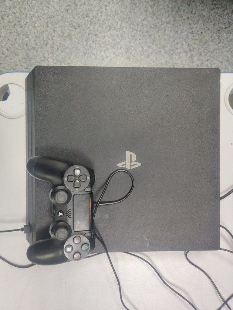Объявление Sony playstation 4 pro 1tb Б/У