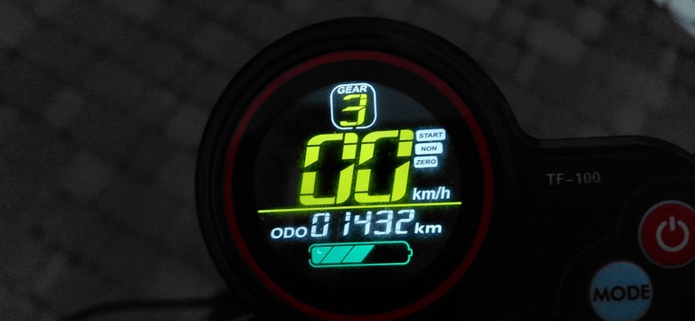 Дешиво Kugoo M4 Pro 1000W 17Ah с сидением с ломбарда