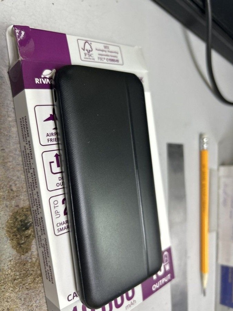 Дешиво Rivacase VA2031 10000mAh Black с ломбарда