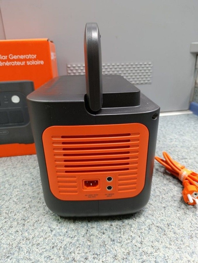 Дешево Jackery explorer 1000 v2 з ломбарду