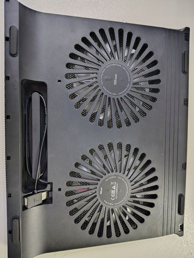 Дешиво Trust azul laptop cooling stand с ломбарда