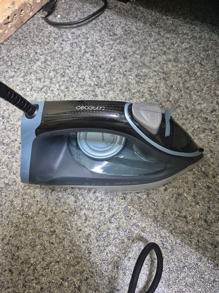 Купить Cecotec IronHero 2600 Vital (CCTC-01870) Б/У
