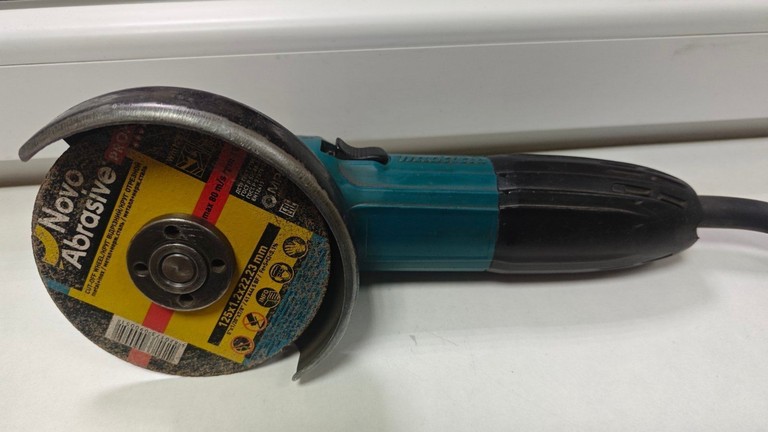 Дешево Makita GA5030 з ломбарду