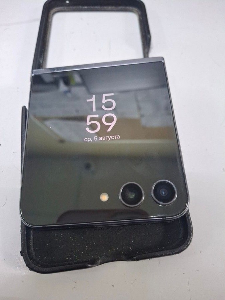 Купити Samsung galaxy flip5 8/256gb Б/У