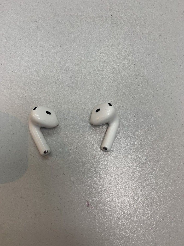 Купить Apple airpods 4 Б/У
