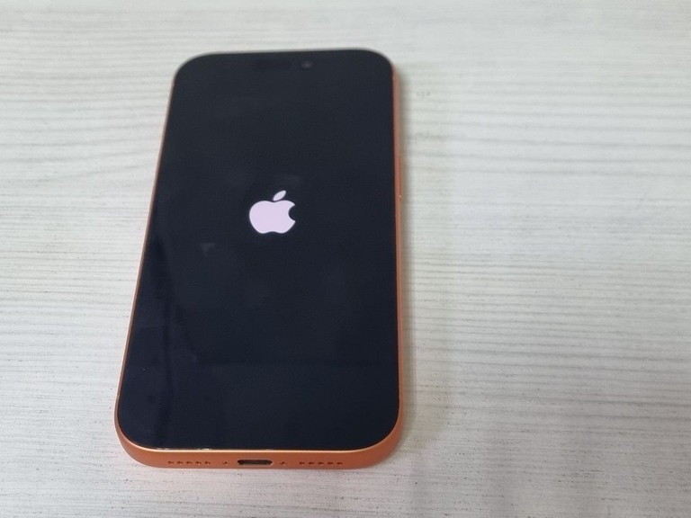 Оголошення Apple iPhone 17 Pro 256GB Deep Blue (MG8J4) Б/У
