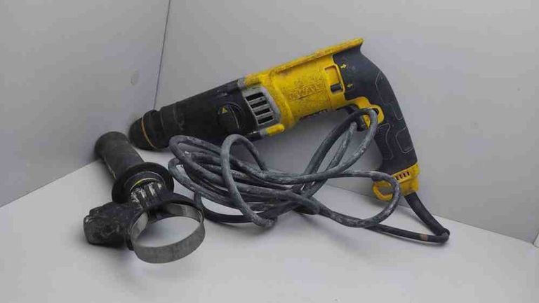 Dewalt d25143ks