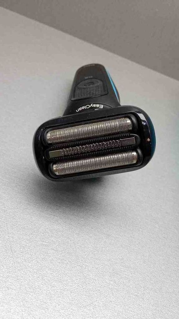 Оголошення Braun Series 5 EasyClean Wet&Dry 50-M1000s Б/У