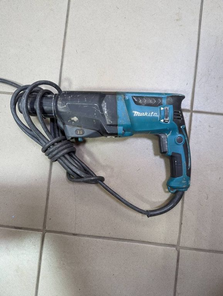 Makita HR2610