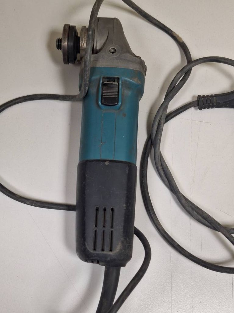 Makita 9558HN