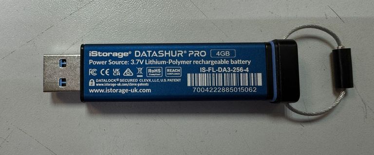 Купити Istorage datashur pro 4gb Б/У