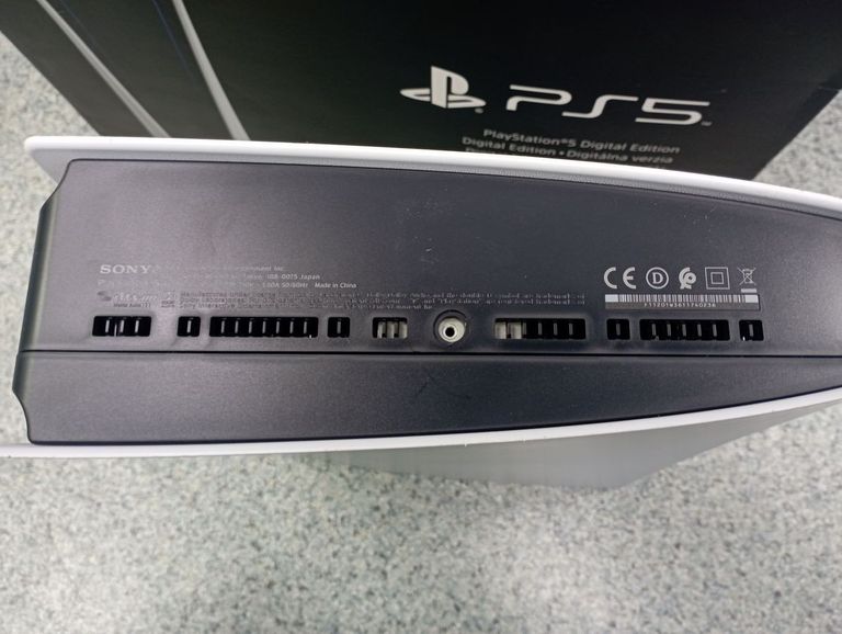 Дешиво Sony PlayStation 5 Digital Edition 825GB с ломбарда