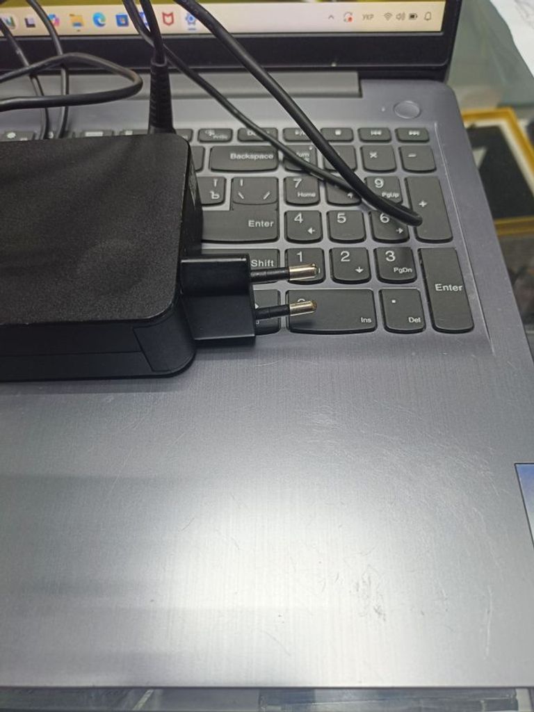 Розпродаж Lenovo єкр. 15,6/ amd ryzen 3 5300u 2,6ghz/ ram8gb/ ssd256gb/ amd graphics, продавець Техноскарб