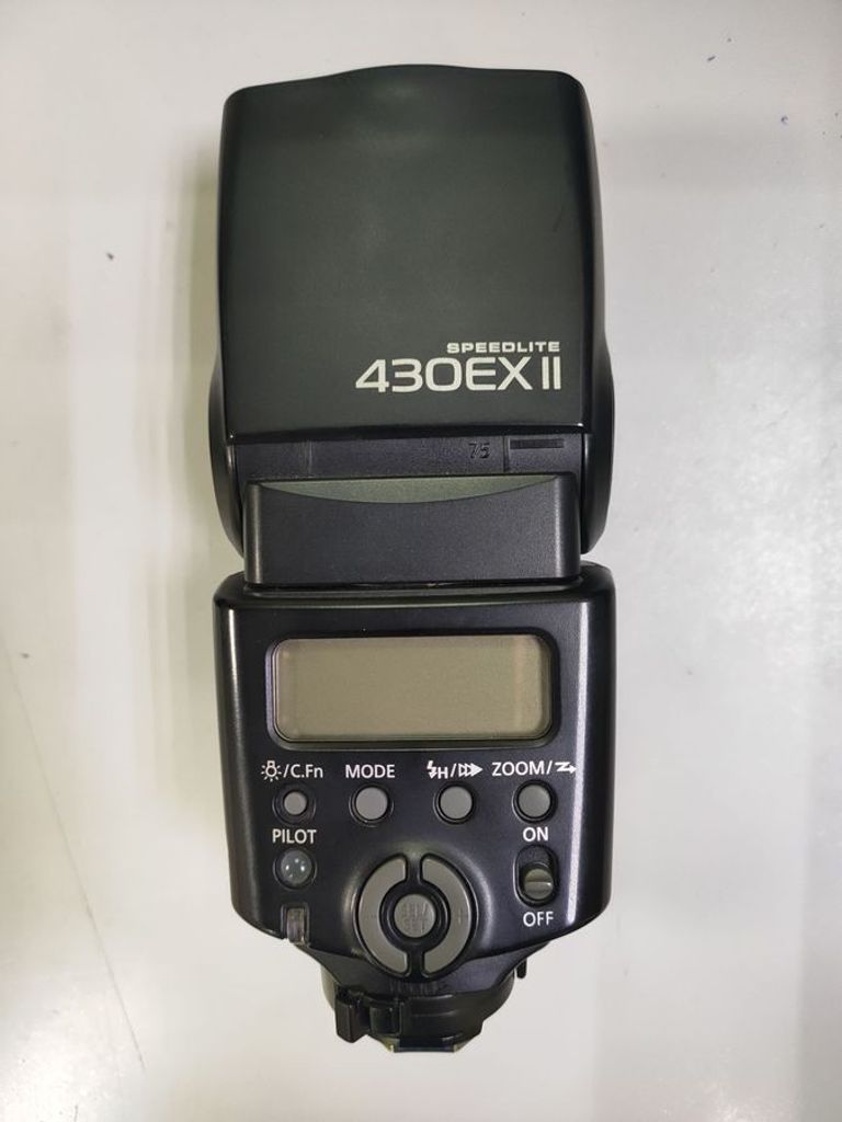 Купить Canon Speedlite 430EX II Б/У