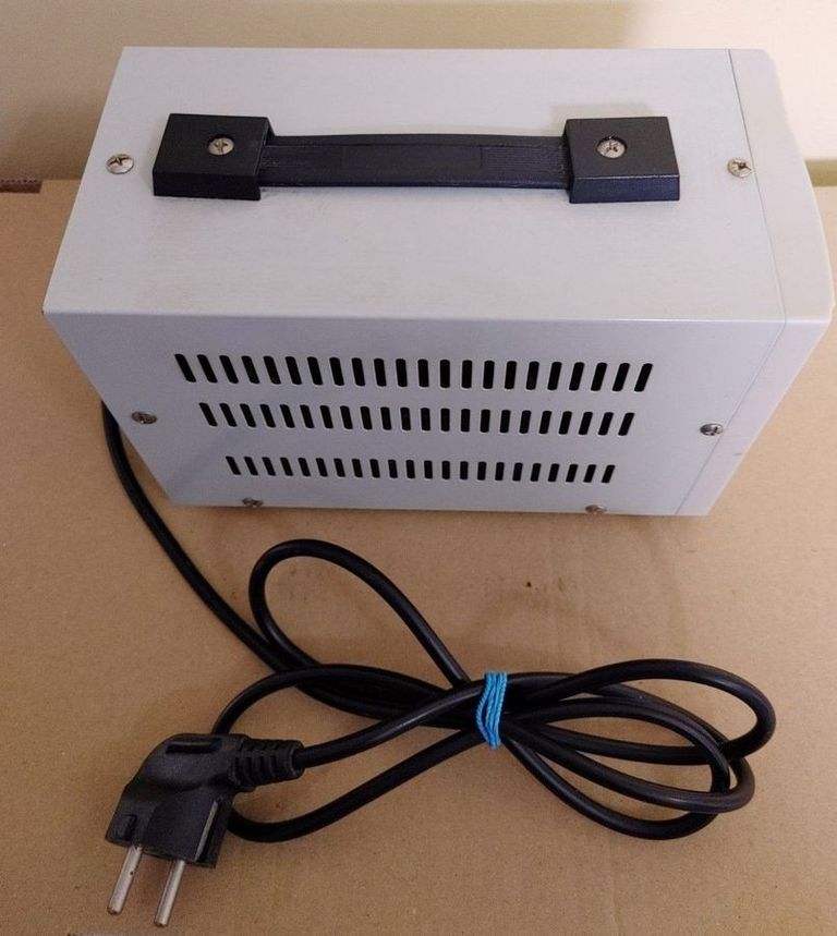 Дешево Luxeon avr - 500va з ломбарду