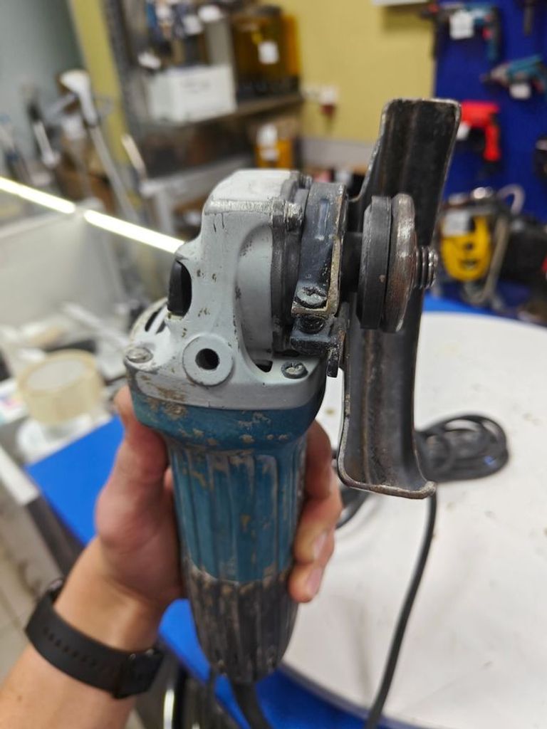 Дешево Makita GA5030 з ломбарду