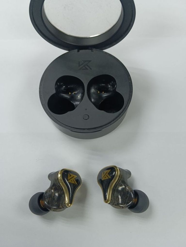 Дешиво Kz sk10 pro с ломбарда