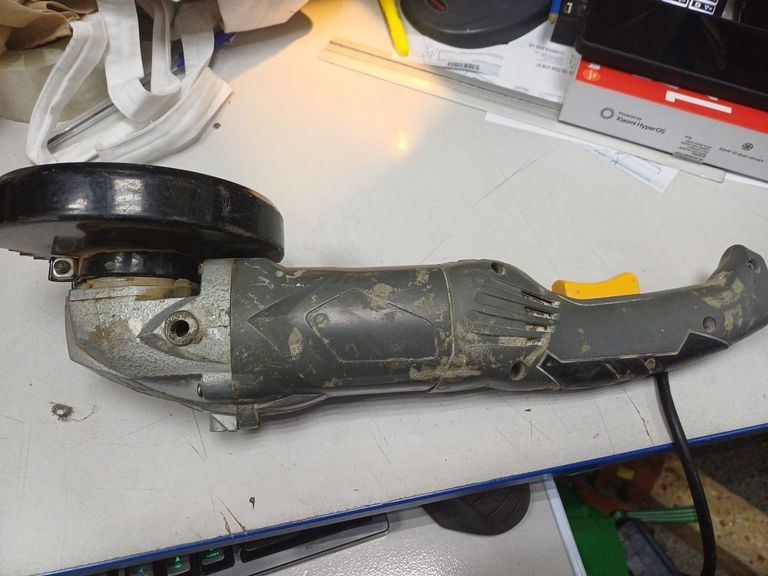 Дешево Powertec без назви з ломбарду