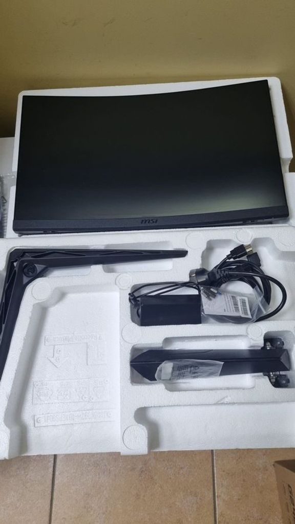 Дешиво Msi optix g24c6 e2 с ломбарда