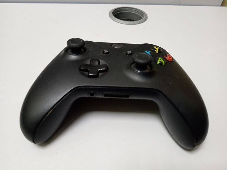 Microsoft Xbox One X 1TB White Код:01-200780437. Зображення 6