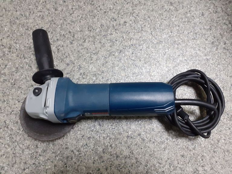 Дешево Bosch GWS 670 Professional (0601375606) з ломбарду
