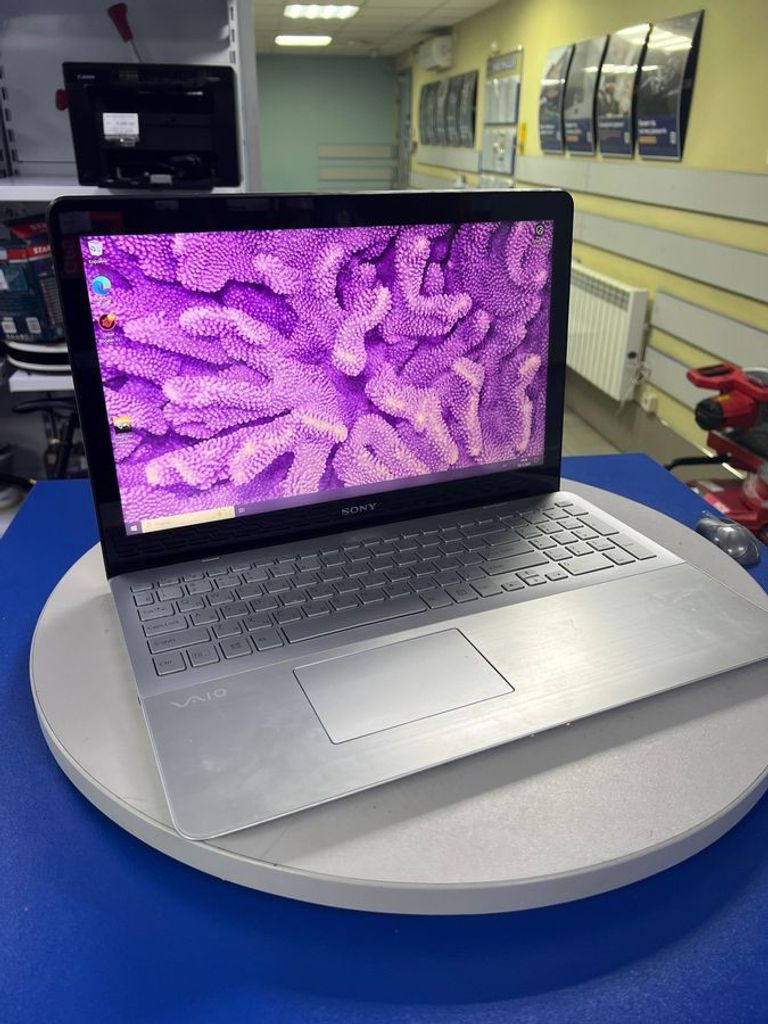 Купить Sony 15/core i5 3337u ddr3/8gb ddr3/hdd 1000 gb/ssd *відсутній/*інтегрована Б/У