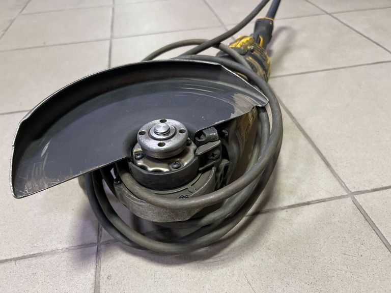 Распродажа Dewalt DWE4579, продавец Техноскарб