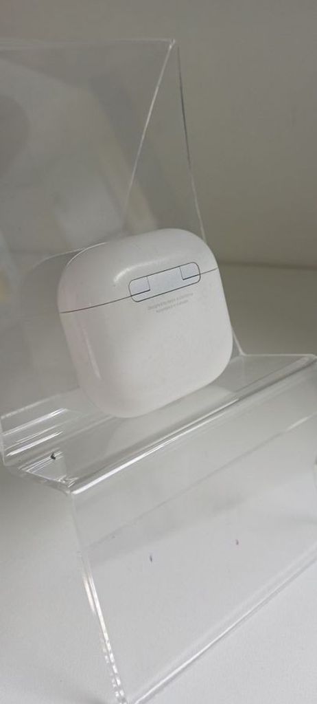 Дешево Apple airpods 4 з ломбарду